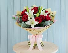 Букет цветов из:  Лилии и Розы в Павловичи