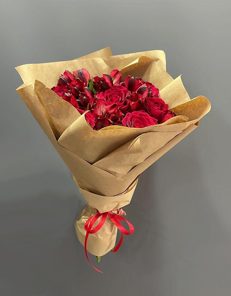 Букет цветов из: Альстромерии и Розы в Павловичи