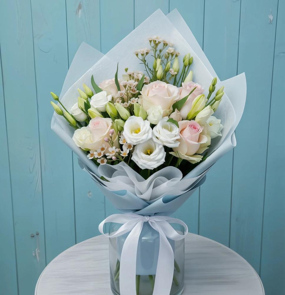 Букет цветов из: Розы и Лизиантусы в Павловичи