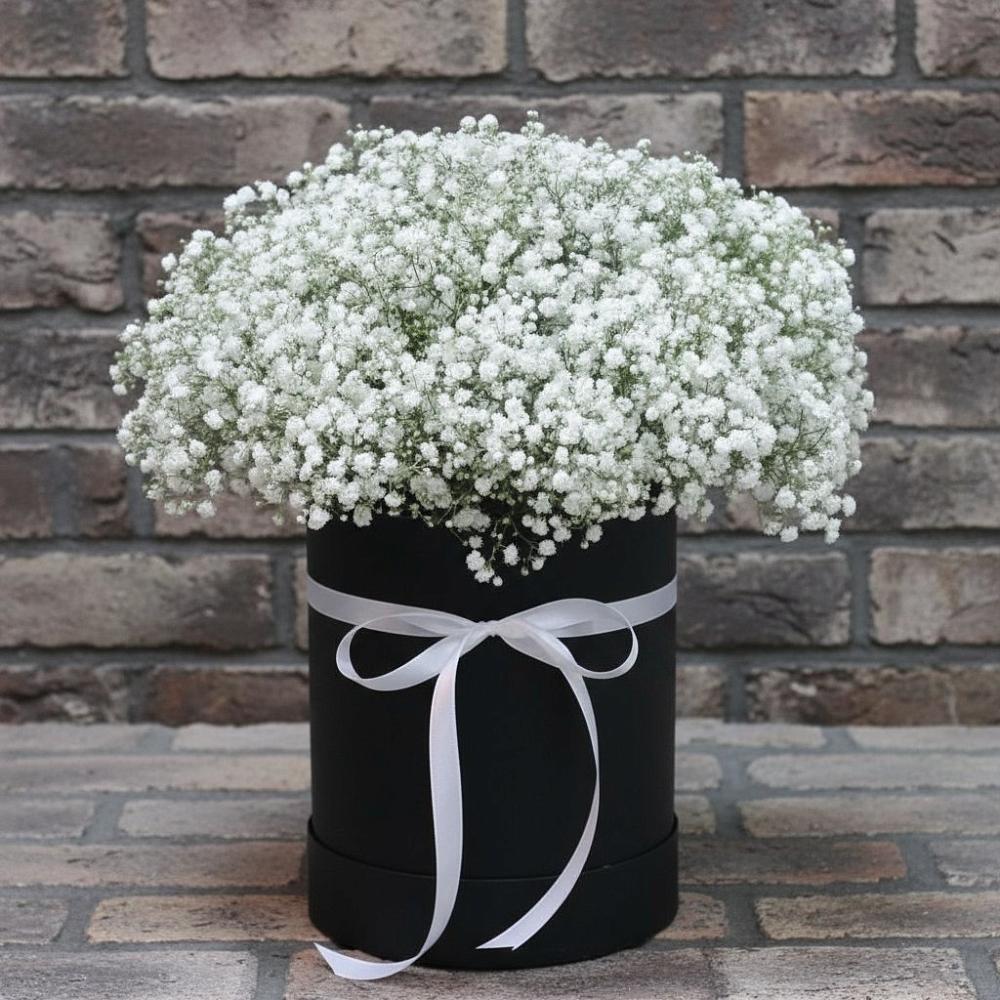 Цветочная композиция из Гипсофила в шляпной коробке в Павловичи