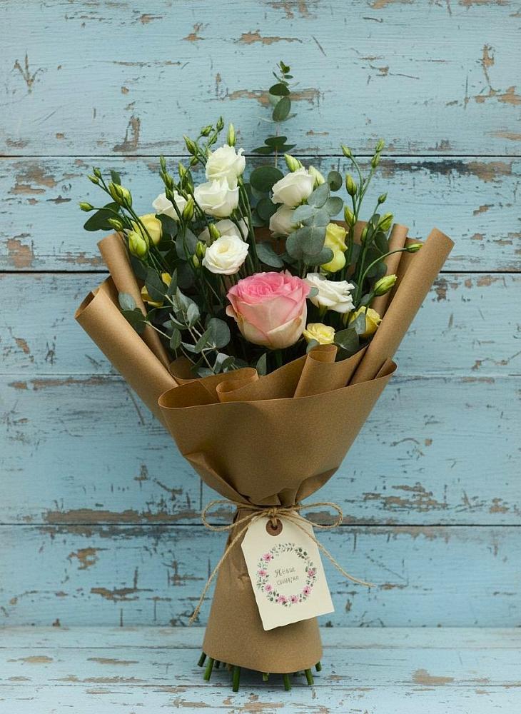 Букет цветов из: Розы и Лизиантусы в Павловичи