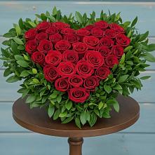 Цветочная композиция из Розы в виде сердца в Павловичи