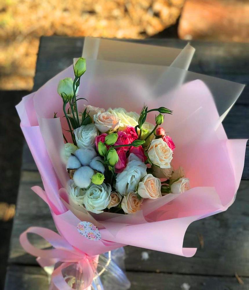 Букет цветов из: Розы и Лизиантусы в Павловичи