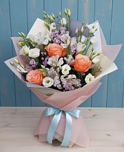 Букет цветов из:  Лизиантусы, Розы, Альстромерии и Гипсофила в Павловичи