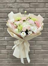 Букет цветов из:  Гвоздики, Розы, Лизиантусы и Хризантемы в Павловичи