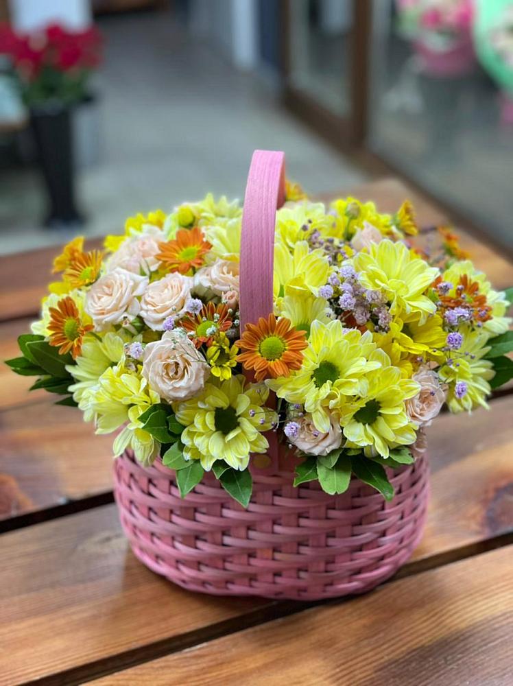 Цветочная композиция из Хризантемы и Розы в корзине в Павловичи