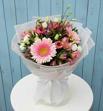 Букет цветов из:  Герберы, Альстромерии и Лизиантусы в Павловичи