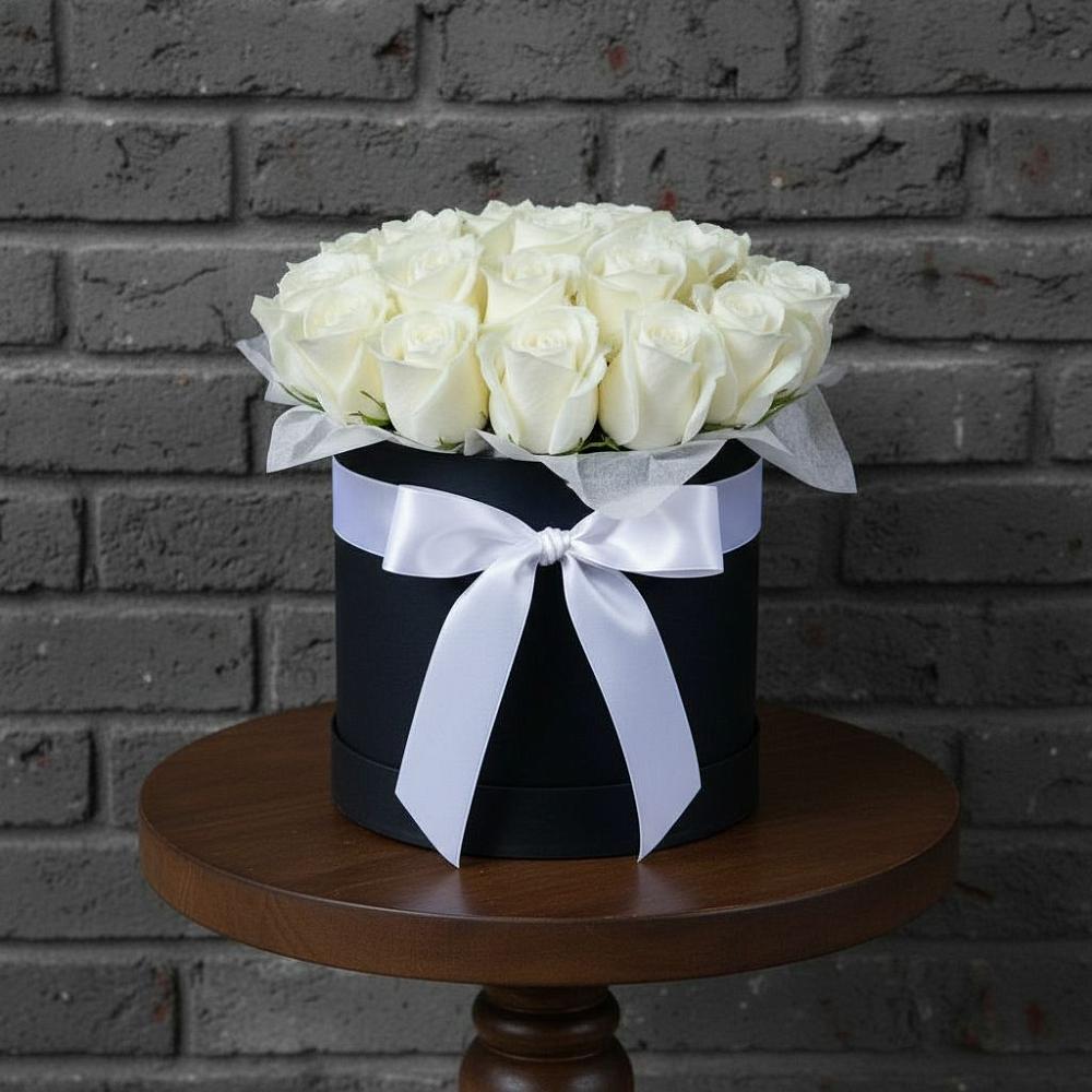 Цветочная композиция из Розы в шляпной коробке в Павловичи