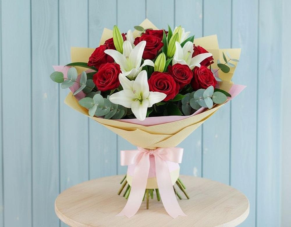 Букет цветов из: Лилии и Розы в Павловичи